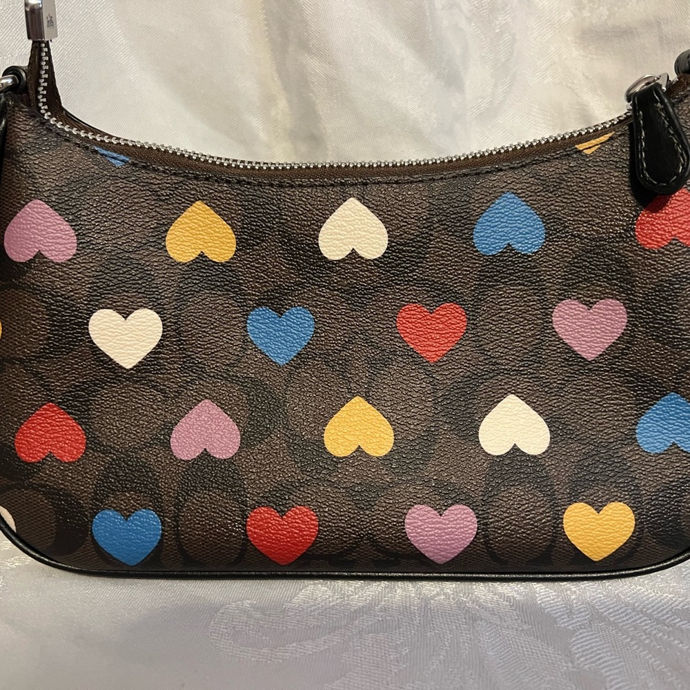 Coach 🌈 hearts handbag / shoulder bag in black /brown leather - Picture 3 of 10